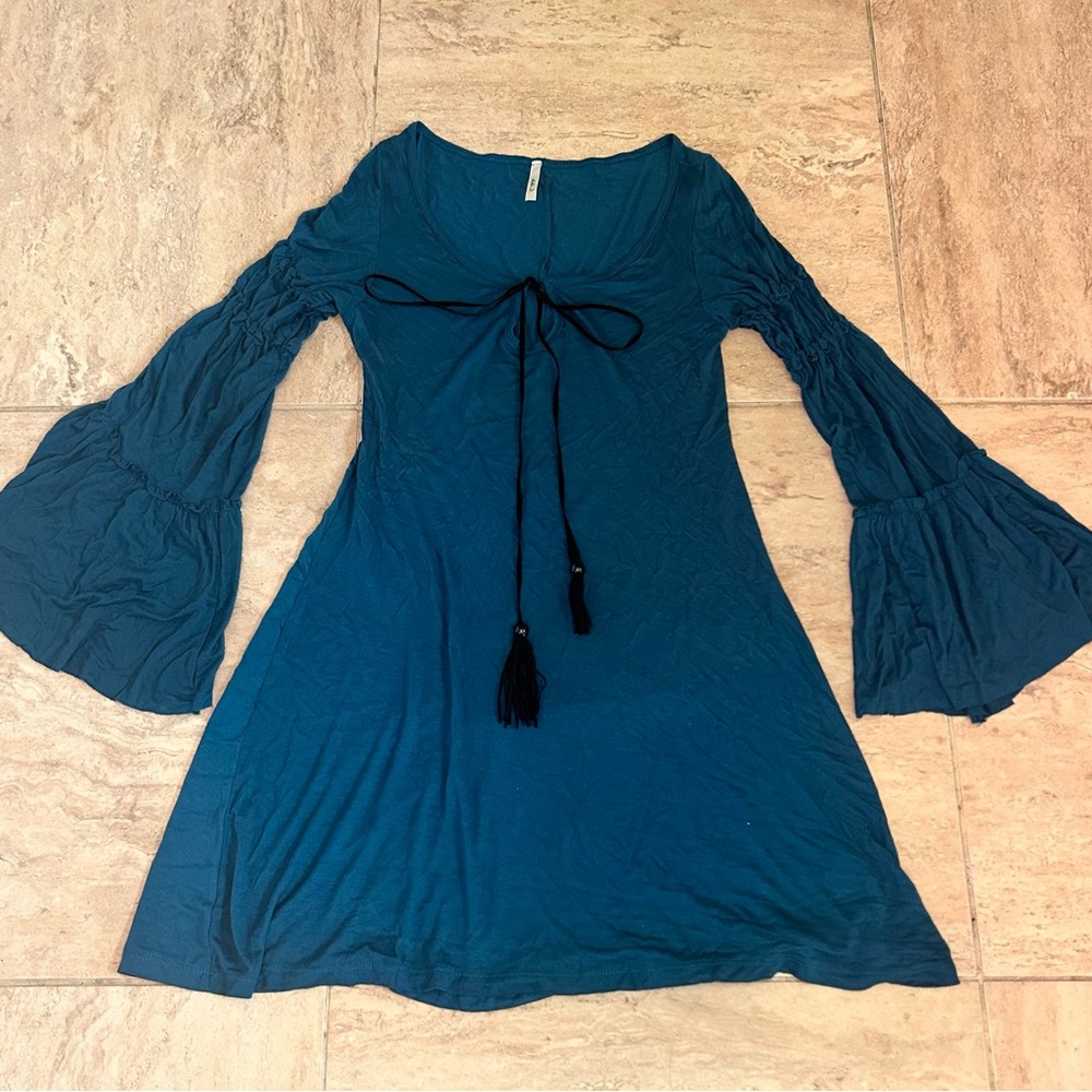 Bella D Size Medium Women’s Blue Knee Length Bell Sleeved Dress w/Tassel Ties